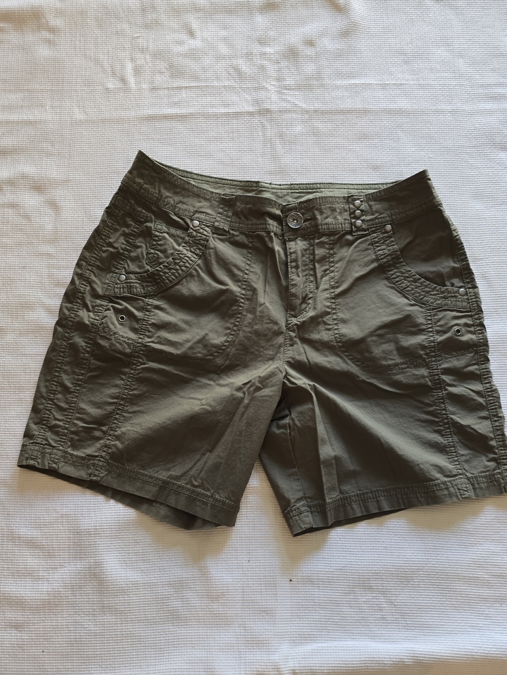 Style & Co. Olive Shorts Size 8 Tote i